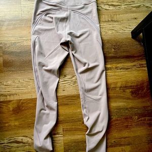 Lulu Lemon Get In Line SHR Tight 28”